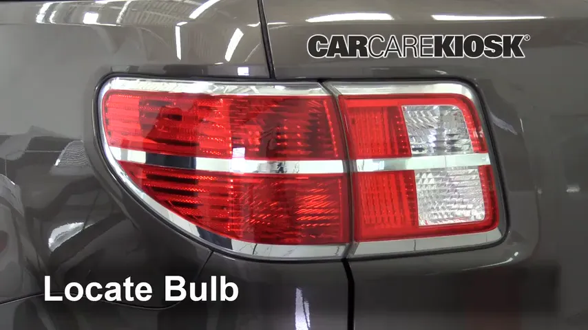 2010 Saturn Outlook XE 3.6L V6 Lights